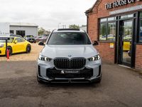 Begagnad BMW X5 M Sport 2024 Grå SUV