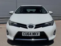 Used Toyota Auris 132 HP (97 kW) 2014 White Hatchback