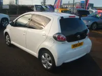 Used Toyota Aygo 68 HP (50 kW) 2011 White Hatchback