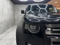 Usado Land Rover Defender SE 300 CV (220 kW) 2021 Negro SUV
