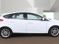 Used Ford Focus Zetec 100 HP (73 kW) 2017 White Hatchback
