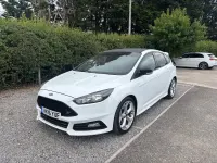 Used Ford Focus ST 185 HP (136 kW) 2016 White Hatchback