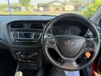 Used Hyundai i20 SE 84 HP (61 kW) 2015 Red Coupe