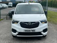 Usado Vauxhall Combo Sportive 100 CV (73 kW) 2020 Blanco Monovolumen