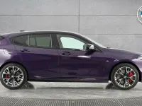 Usado BMW M135 Comfort Edition 296 CV (217 kW) 2025 Púrpura Utilitario