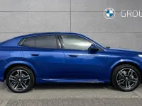 Begagnad BMW X2 M Sport 170 HK (125 kW) 2025 Blå SUV