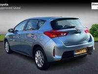 Used Toyota Auris Multidrive S 132 HP (97 kW) 2014 Hatchback