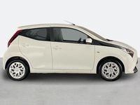 Used Toyota Aygo X-play 72 HP (52 kW) 2019 White Hatchback