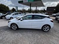 Used Vauxhall Astra SRi 150 HP (110 kW) 2017 White Hatchback