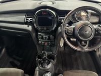 Used Mini Cooper Hatch 134 HP (98 kW) 2019 Blue Hatchback