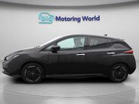Begagnad Nissan Leaf N-Connecta 110 kW (150 HK) 2023 Halvkombi