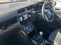 Usado VW Touran SEL 150 HP (110 kW) 2021 Cinzento Monovolume