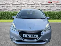 Używany Peugeot 208 Style 82 KM (60 kW) 2014 Srebrny Hatchback