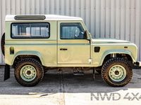 Usado Land Rover Defender Heritage 122 HP (89 kW) 2009 Verde Citadino