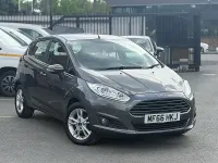 Begagnad Ford Fiesta Zetec 100 HK (73 kW) 2016 Grå Halvkombi