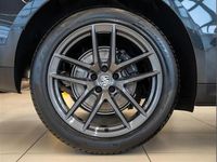 Used Porsche Macan 261 HP (191 kW) 2025 Grey SUV