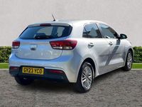 Begagnad Kia Rio 83 HK (61 kW) 2023 Silver Halvkombi