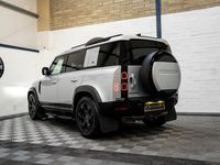 Usado Land Rover Defender HSE Dynamic 300 CV (220 kW) 2024 Plateado Familiar