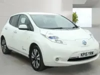 Begagnad Nissan Leaf Tekna 80 kW (109 HK) 2015 Vit Halvkombi