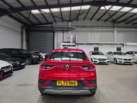 Begagnad Renault Arkana Iconic 2023 Röd SUV