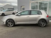 Used VW Golf VII SE 115 HP (84 kW) 2017 Silver Hatchback