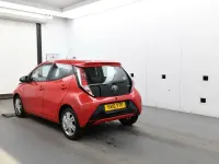 Gebraucht Toyota Aygo x-press 69 PS (50 kW) 2015 Rot Kleinwagen