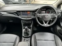 Używany Vauxhall Astra Elite 150 KM (110 kW) 2017 Szary Hatchback