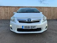 Used Toyota Auris Hybrid 2011 White Hatchback