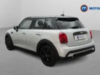 Usado Mini Cooper Classic 136 CV (100 kW) 2022 Plateado Utilitario