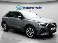 Usado Audi Q3 Black Edition 150 HP (110 kW) 2022 Cinzento SUV