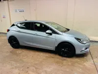 Używany Vauxhall Astra SRi 2018 Srebrny Hatchback