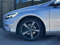 Begagnad Volvo V40 R-Design 122 HK (89 kW) 2017 Silver Halvkombi