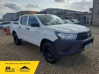 Used Toyota HiLux Active 150 HP (110 kW) 2019 White Pickup