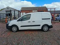 Used Citroën Berlingo 75 HP (55 kW) 2017 White MPV