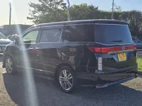 Usado Nissan Elgrand 2013 Negro Monovolumen