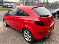 Used Vauxhall Corsa 85 HP (62 kW) 2011 Red Hatchback