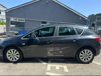 Used Vauxhall Astra 130 HP (95 kW) 2014 Black Hatchback
