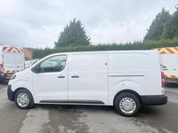 Second-hand Vauxhall Vivaro 145 CP (106 kW) 2023 Alb Monovolum