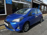 Used Toyota Yaris 111 HP (81 kW) 2017 Blue Hatchback