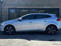 Begagnad Volvo V40 R-Design 122 HK (89 kW) 2017 Silver Halvkombi