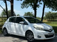 Used Toyota Yaris 90 HP (66 kW) 2014 White Hatchback