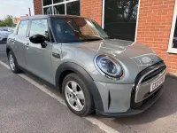 Usado Mini Cooper Classic 2021 Gris Utilitario