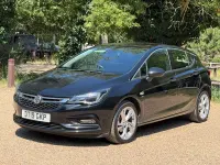 Used Vauxhall Astra SRi 105 HP (77 kW) 2019 Black Hatchback