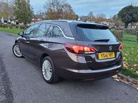 Used Vauxhall Astra Elite 136 HP (100 kW) 2016 Brown Estate