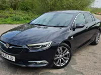 Second-hand Vauxhall Insignia Elite 2017 Albastru Hatchback