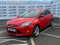 Used Ford Focus Titanium 125 HP (91 kW) 2013 Red Hatchback