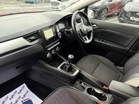 Used Renault Captur Techno 91 HP (66 kW) 2024 Red SUV