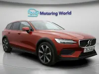 Usado Volvo V60 CC 197 HP (144 kW) 2021 Vermelho Carrinha