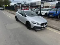 Käytetty Volvo V40 SE 2016 Hopea Viistoperä