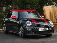 Używany Mini Cooper Hatch 154 KM (113 kW) 2024 Czarny Hatchback